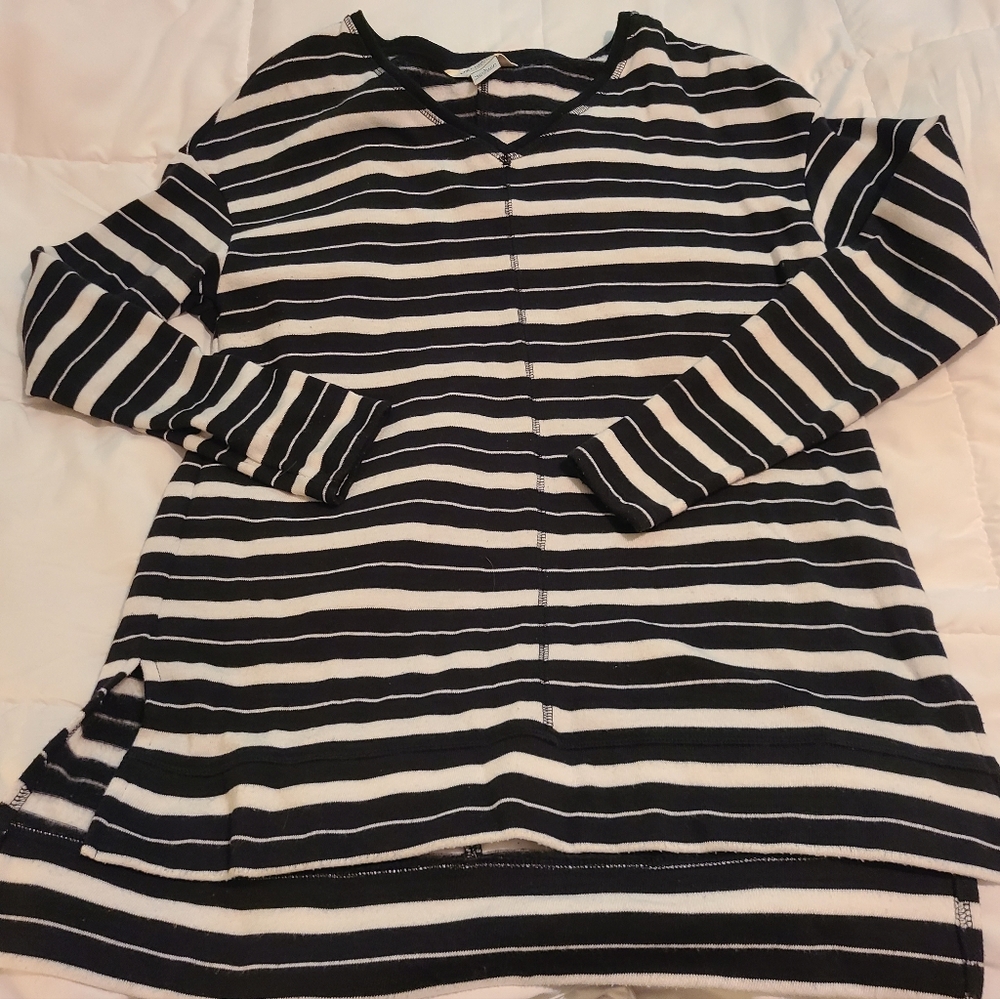 Liz Claiborne Monochrome Striped Top